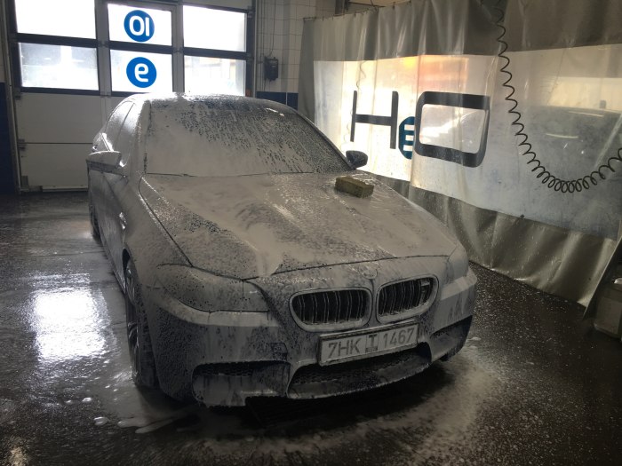 БМВ м5 грязная
