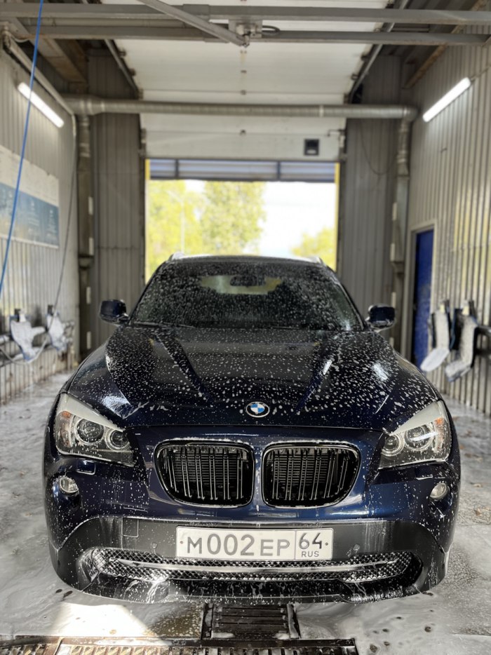 BMW на мойке