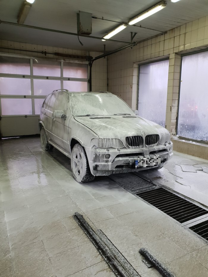 BMW x5 e53 на мойке