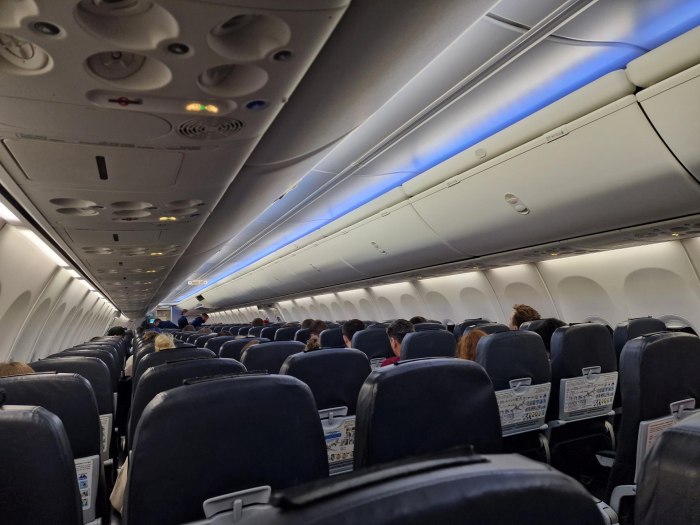 Салон самолёта Боинг 737-800