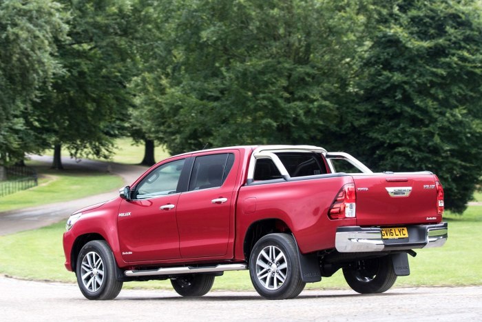 Toyota Hilux Invincible
