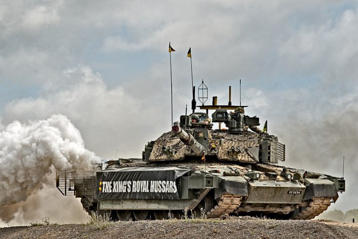 Challenger 2