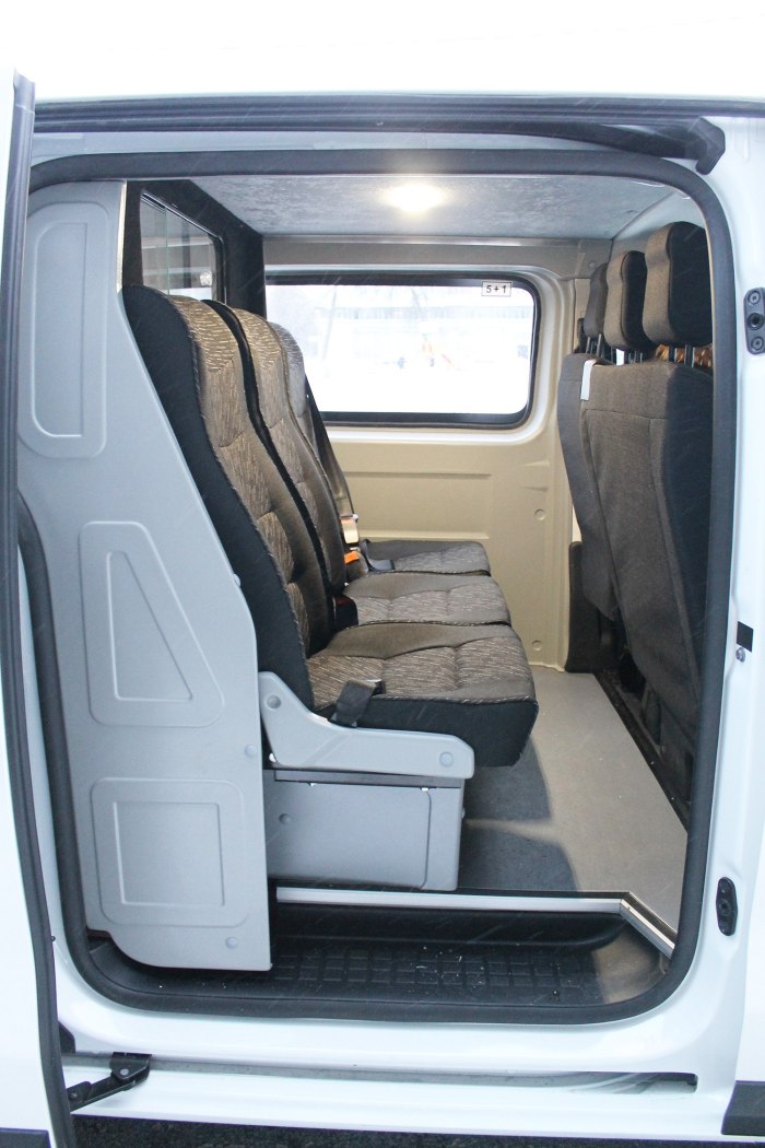 Nissan Interstar микроавтобус Грузопассажирский