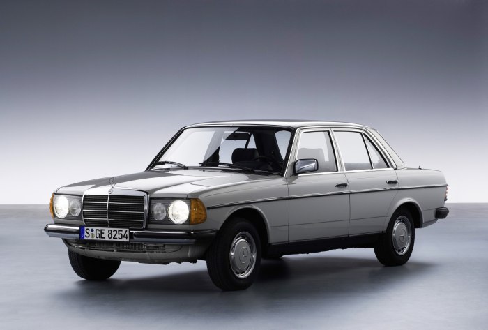 Мерседес 200 w123