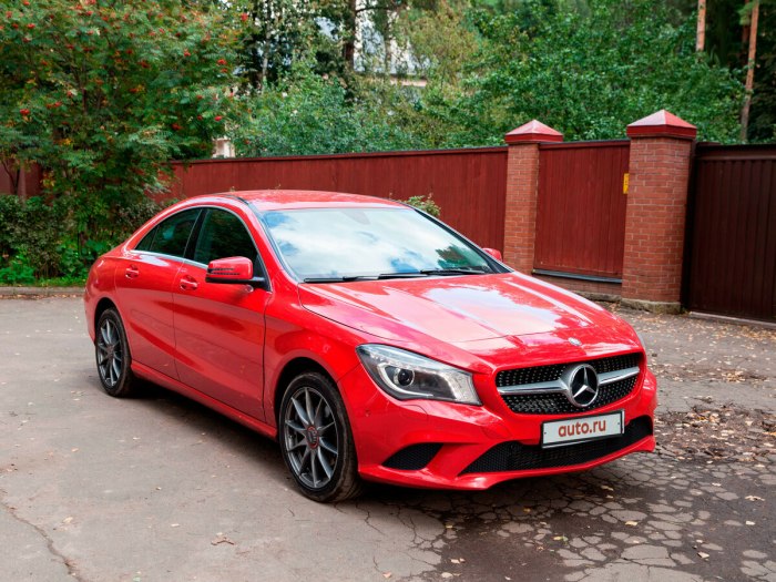 Mercedes CLA 200 красный