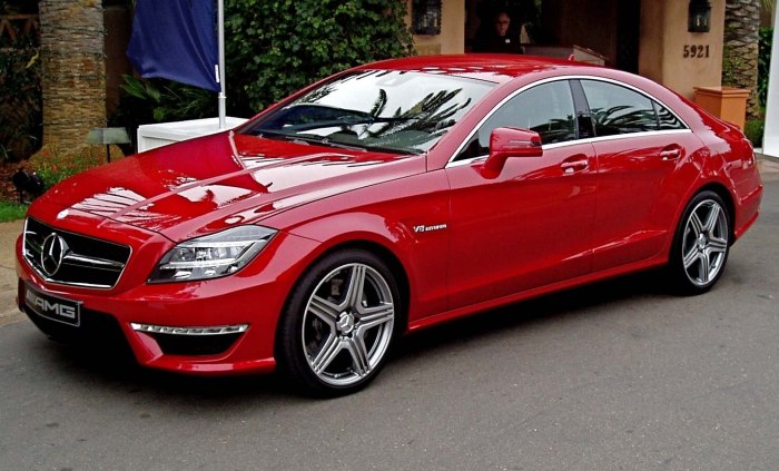 Mercedes 63 AMG CLS красный