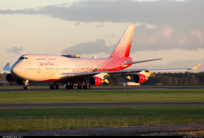 B 747 ei-XLM