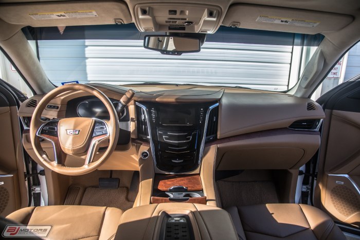 Cadillac Escalade ESV 2021 салон