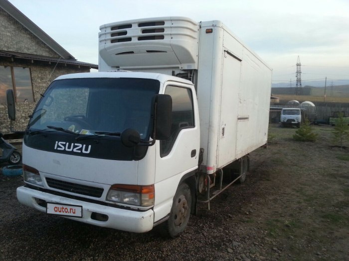 Isuzu Elf 2000