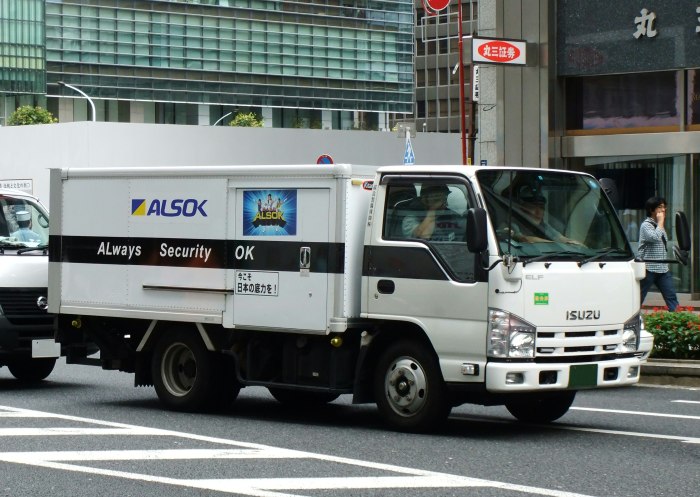 Isuzu Elf