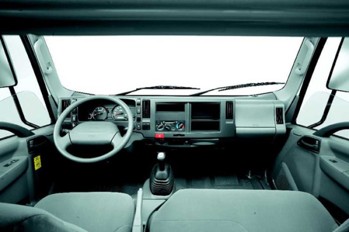 Салон Isuzu Elf 3.5