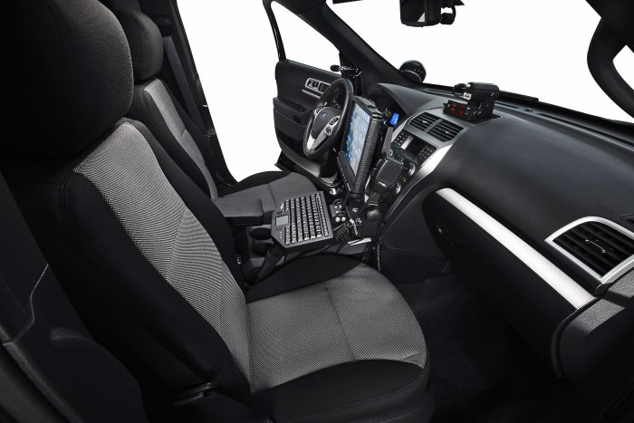 Ford Police Interceptor салон
