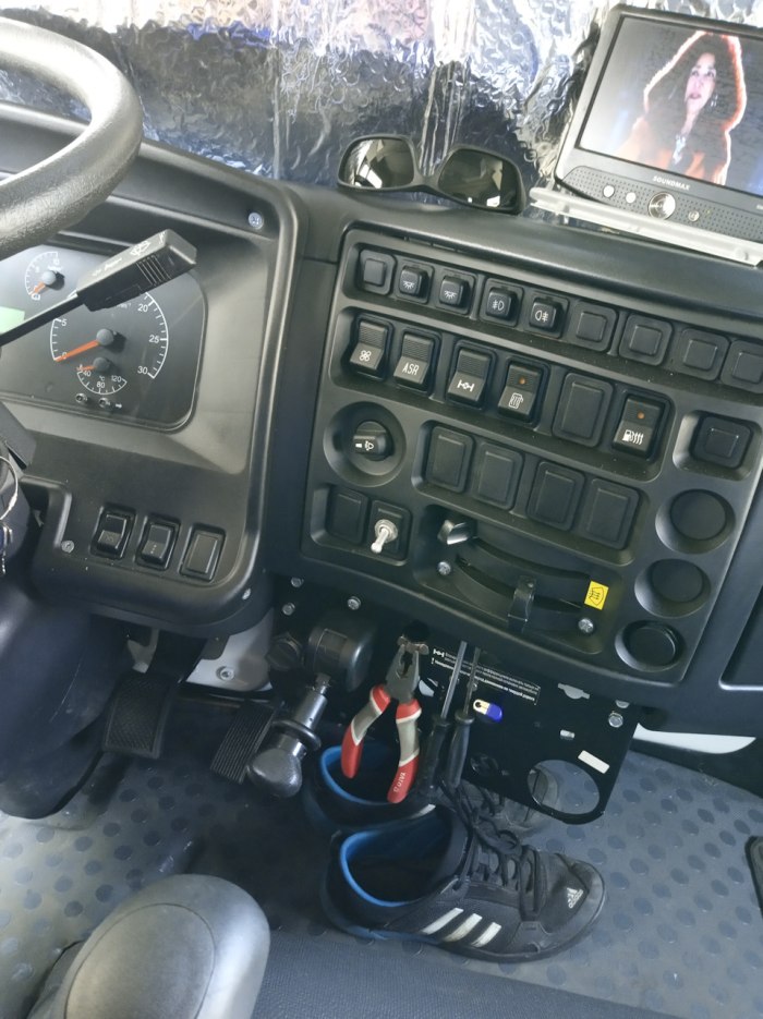 КАМАЗ 4308 кабина