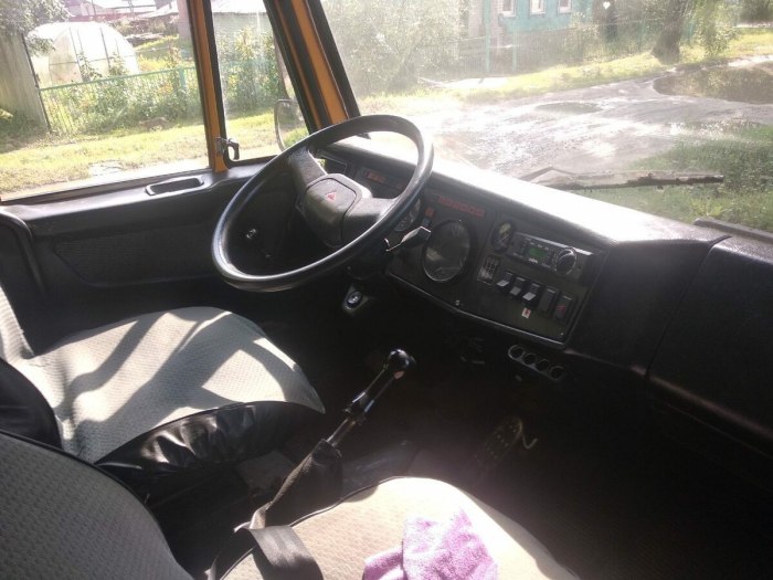 КАМАЗ 4308 салон кабины
