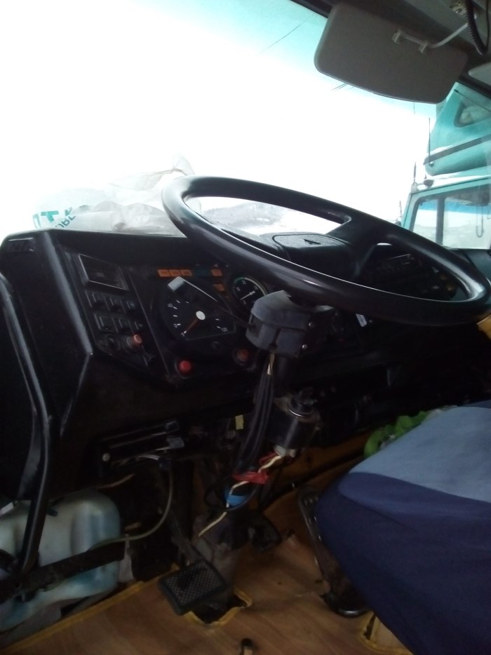 КАМАЗ 4308 салон кабины