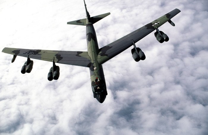 B-52h бомбардировщик