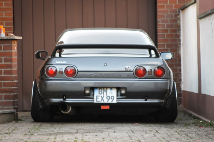 Nissan Skyline GTR r32 сзади