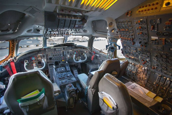 Douglas DC-10 кабина пилотов