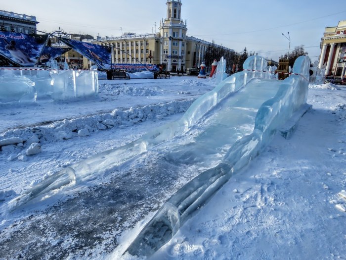 Площадь советов Кемерово зимой