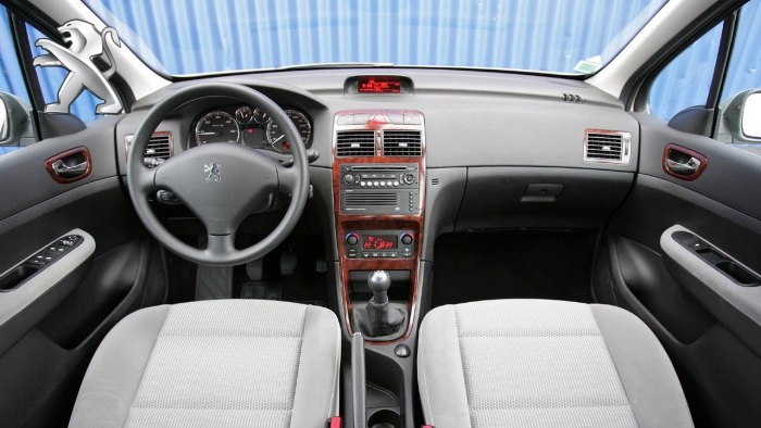 Peugeot 307 хэтчбек салон