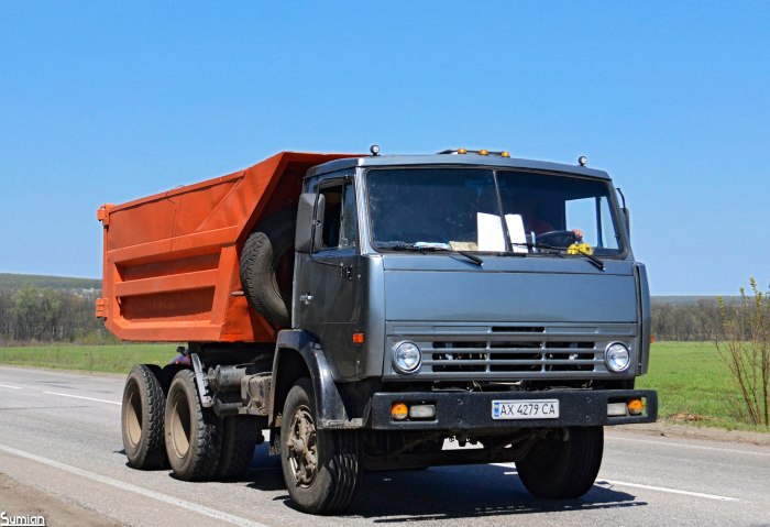 Грузовик КАМАЗ 55111