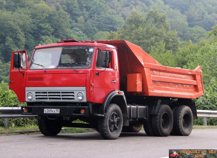 Грузовик КАМАЗ 55111 самосвал