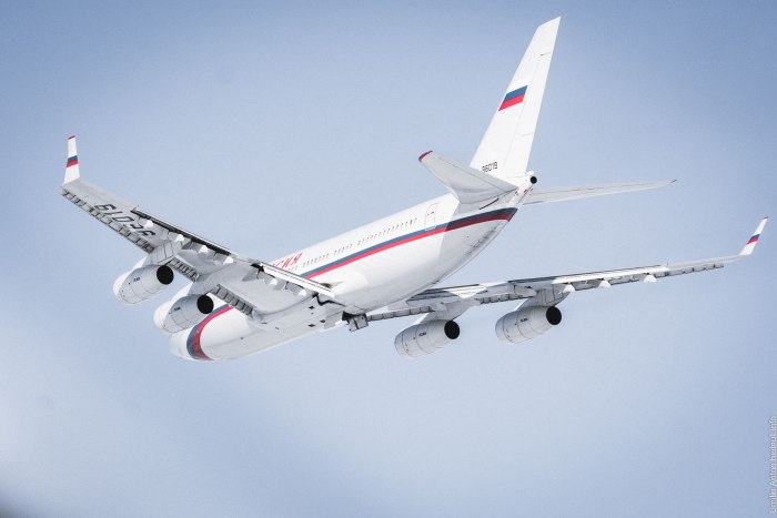 Ил-96-400м кабина