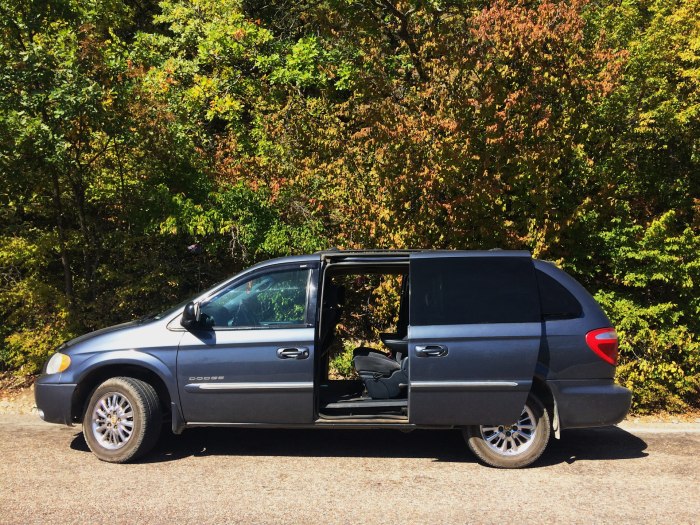 Dodge Caravan 4