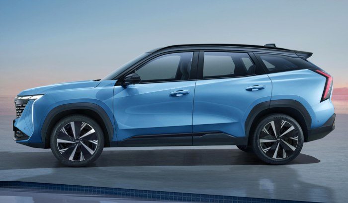 Новый Geely Atlas 2023