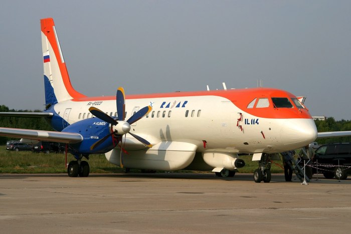 Ил-114-300 салон