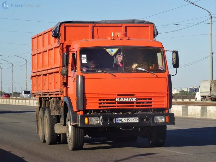 КАМАЗ 55102 самосвал