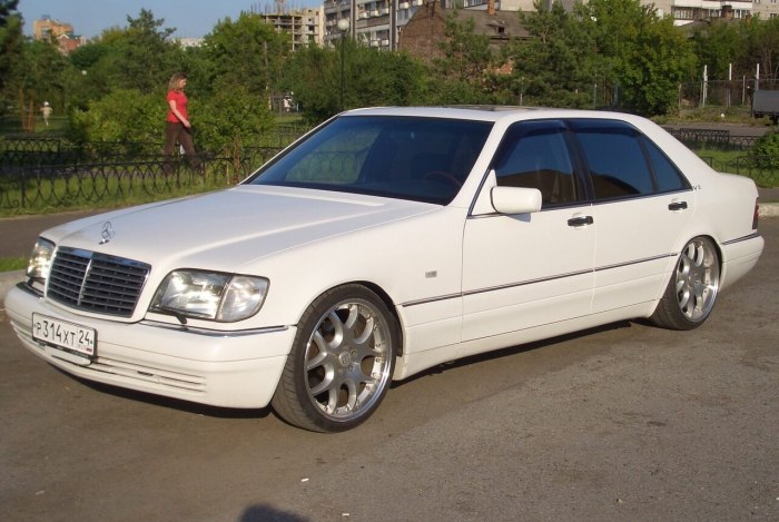 Mercedes 600 белый