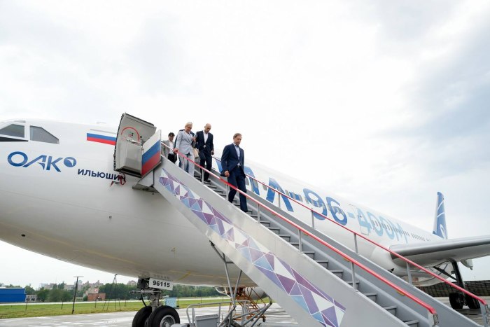 Самолет ил-96-400м