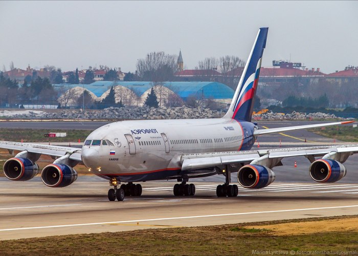 Ил 96 300