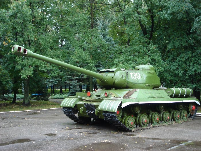 Танк Иосиф Сталин