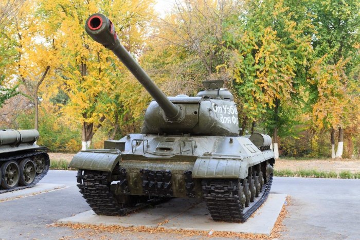 Танк ИС