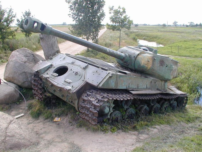 Танки ИС 2