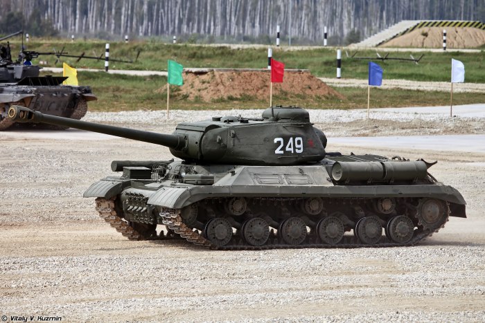 ИС-2 основной боевой танк