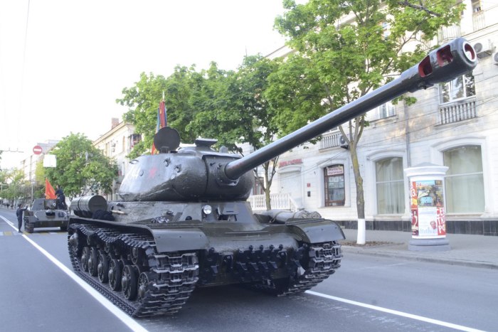 Советский танк ИС-2