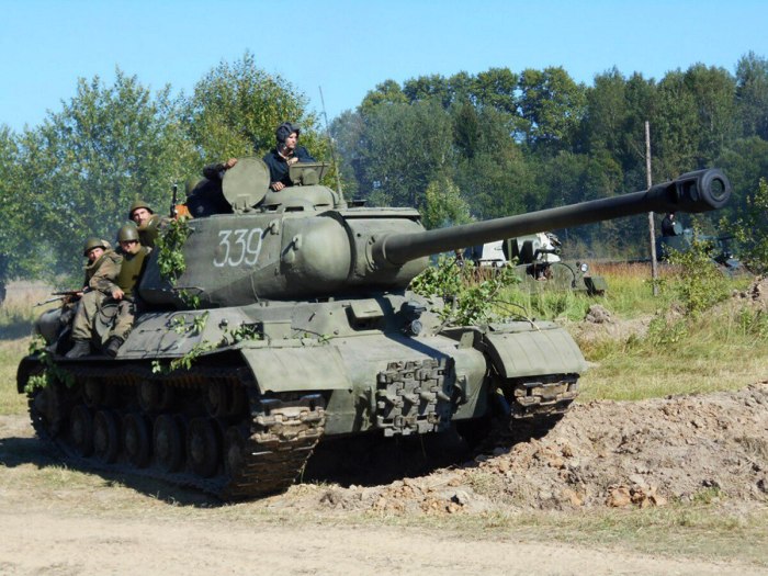 Танк ИС-2м