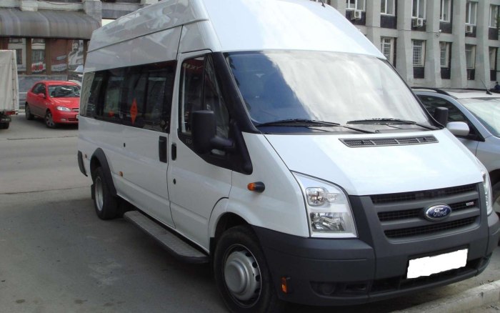 Ford Transit белый пассажирский
