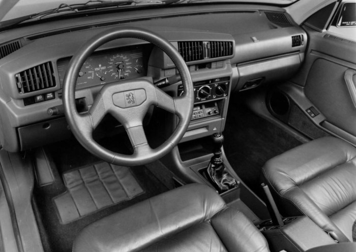 Peugeot 405 универсал салон