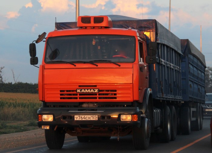 КАМАЗ 65115 армейский