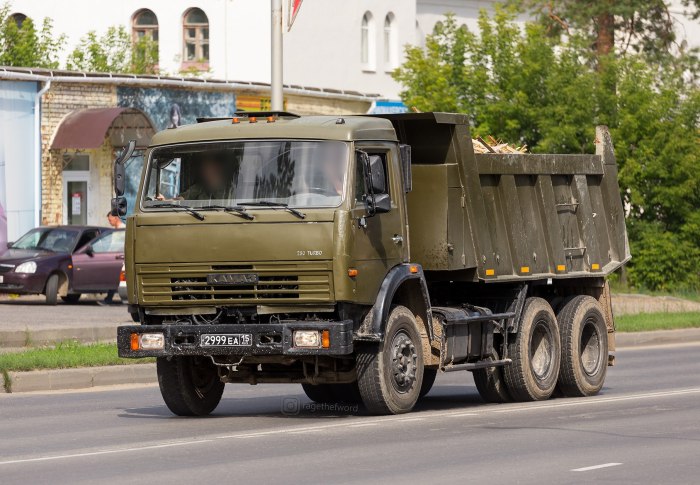 КАМАЗ 55111 армейский