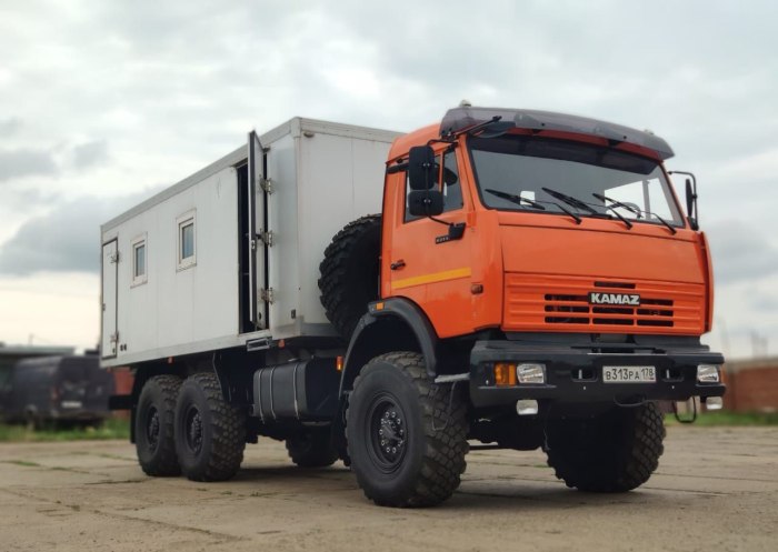 КАМАЗ 43118 со спальником