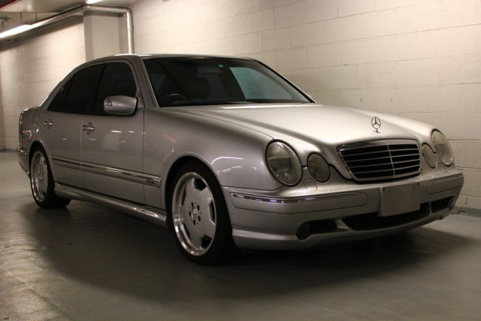 Mercedes Benz 210