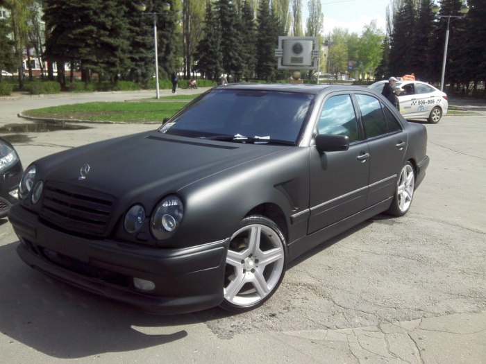 Mercedes-Benz w210