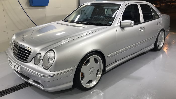 Mercedes Benz 210 AMG