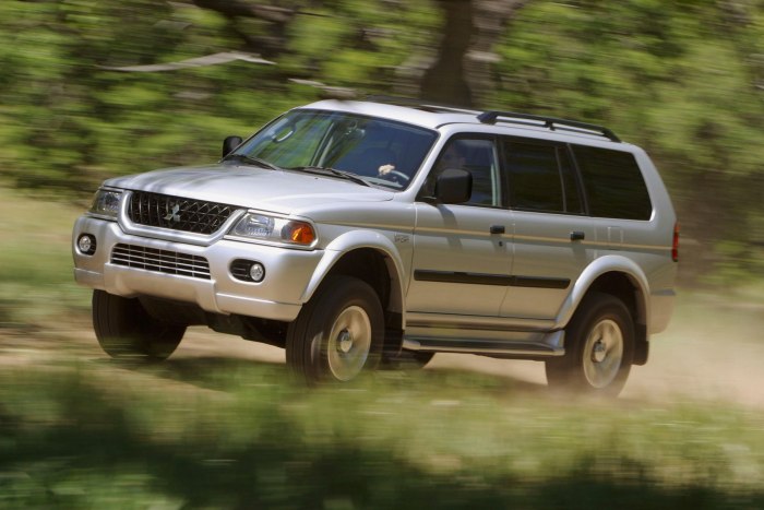 Mitsubishi Pajero Sport i
