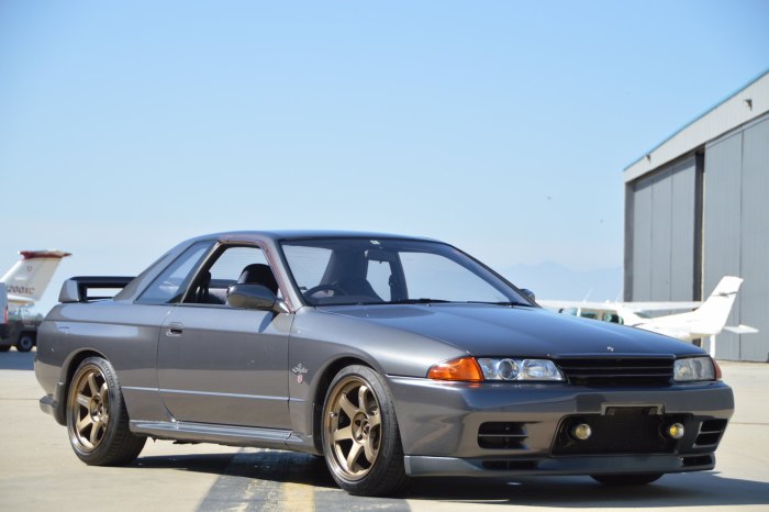 Nissan Skyline 1990 года